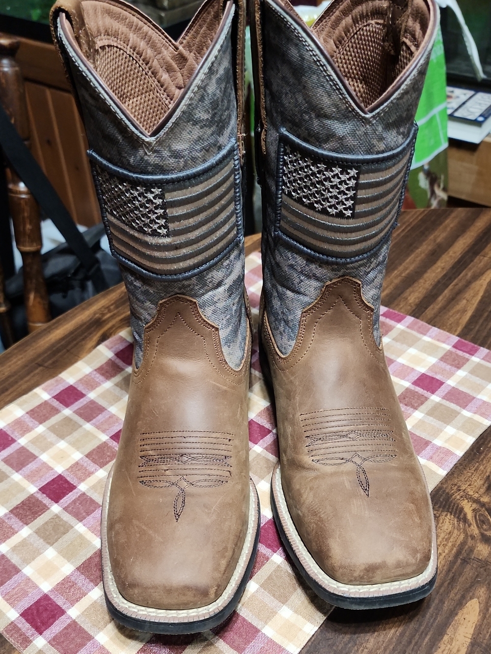 Men's Ariat Cowboy Boots with Flag Stitch Detail